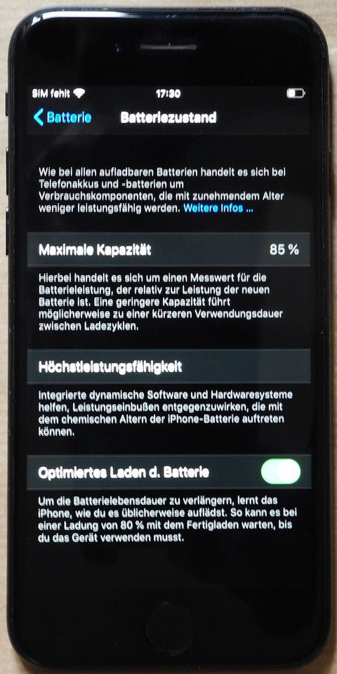iPhone SE 2020 schwarz 64GB original Apple Ladekabel OVP in Langenburg