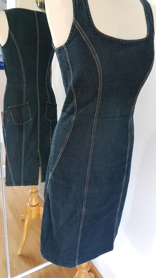 TRUSSARDI Midi Jeanskleid Gr. 36 wunderschön w. Neu in München