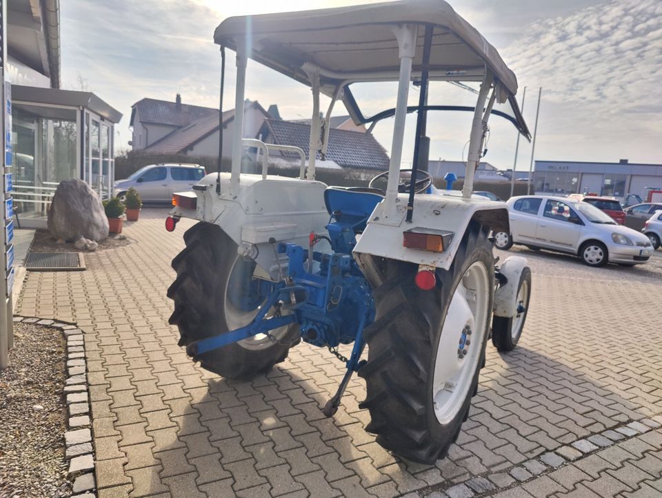 Ford 2000 S Traktor Oldtimer in Hagelstadt