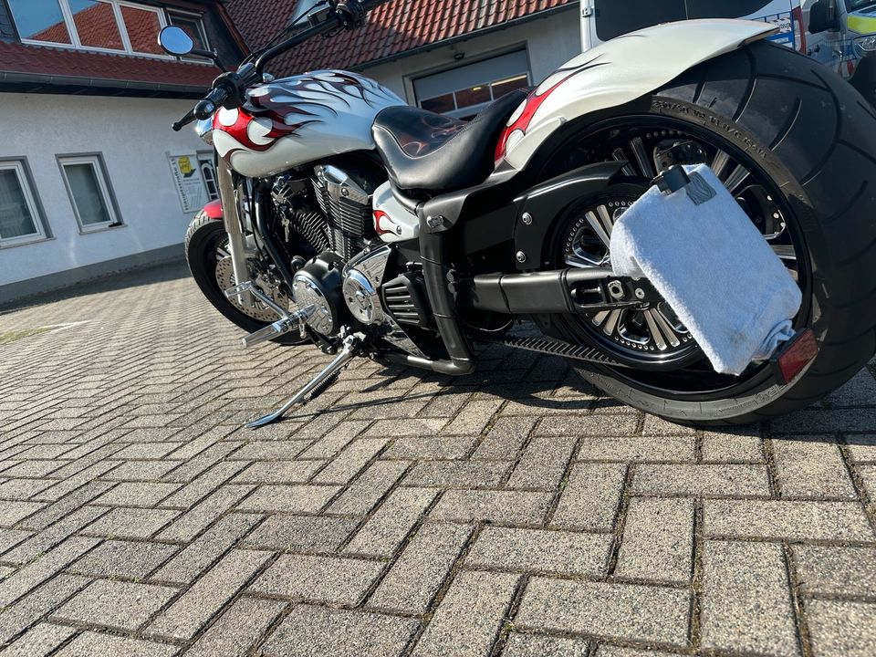 YAMAHA XVS1300A (komplett Umbau) in Schwansee