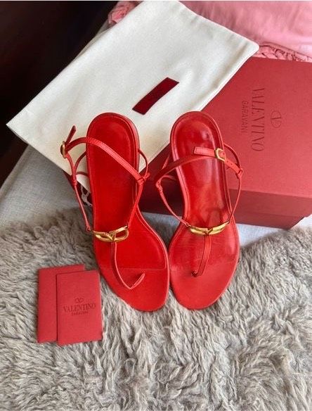 Orig. Valentino Garavani V Logo Sandalen Fullset Rot Gold 36 36,5 in Hamburg