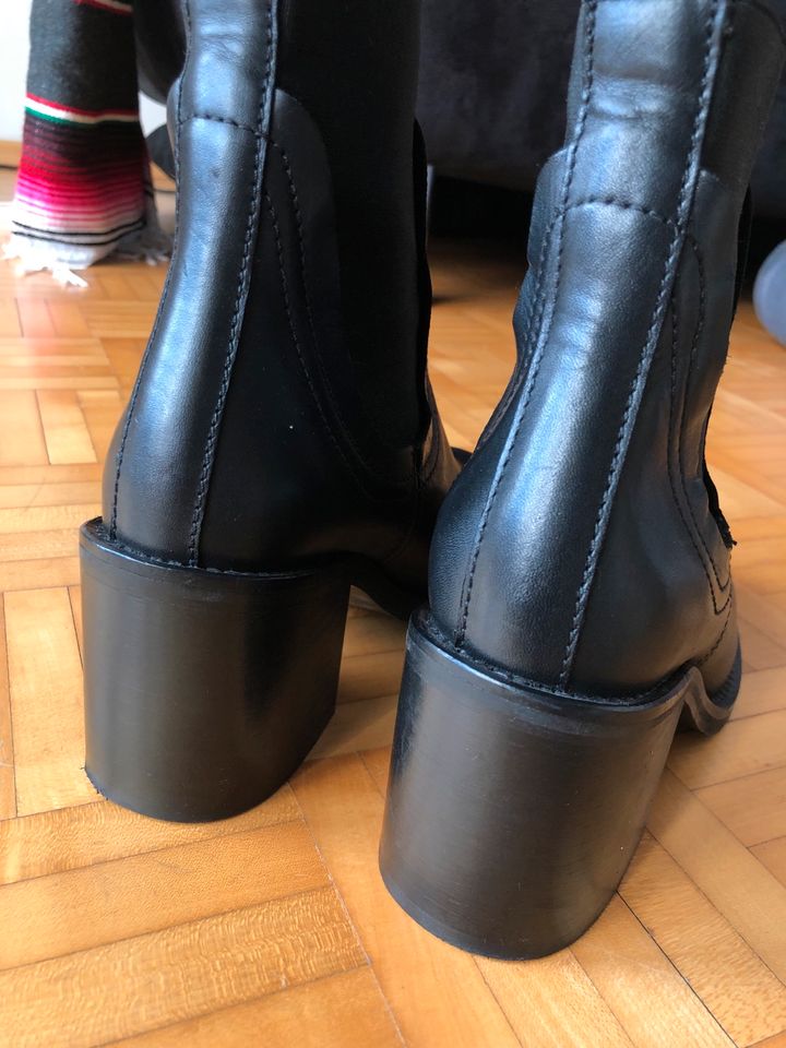 & Other stories Leder Boots Chelsea neu 36 in Frankfurt am Main