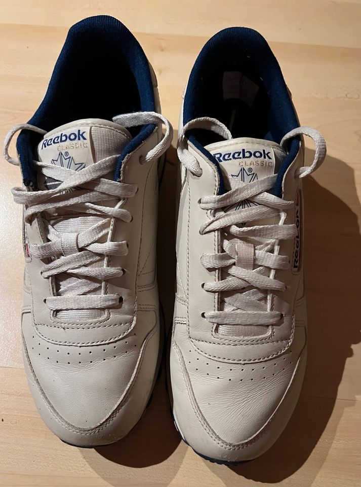 Reebok Turnschuhe Leder Gr 38,5 Creme in Sehnde