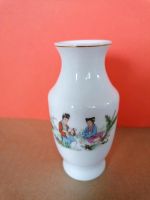 Vase, Porzellan, weiss mit chinesischem Motiv Nordrhein-Westfalen - Willebadessen Vorschau
