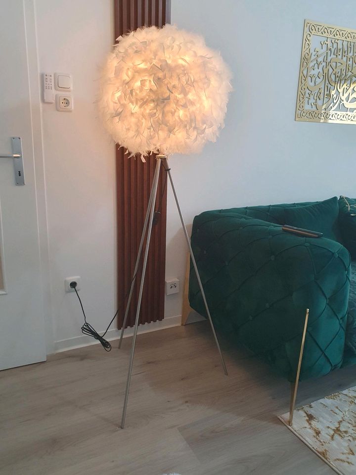 Modern Romantic Floor Lamp in Detmold