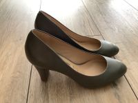 NEU Buffalo London Pumps Echtleder Gr. 37 grau Nordrhein-Westfalen - Werl Vorschau