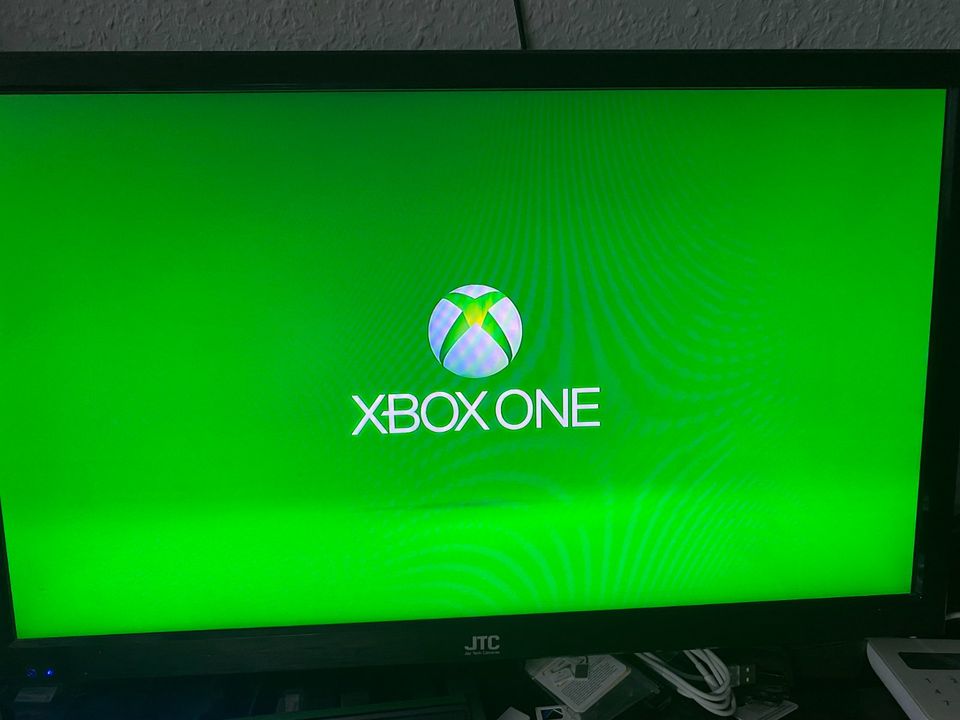 Xbox One X in Köln