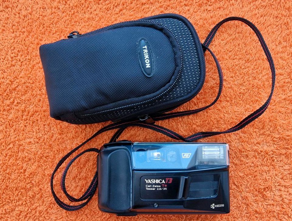 Yashica T3 Kompaktkamera 90er Jahre in Roßdorf