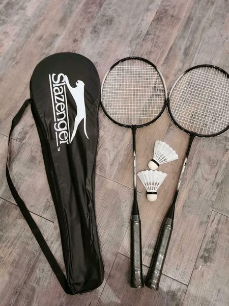 Slazenger Badminton Federball Set 2 Schläger 2 Bälle Neu ToP in  Nordrhein-Westfalen - Wegberg | eBay Kleinanzeigen ist jetzt Kleinanzeigen