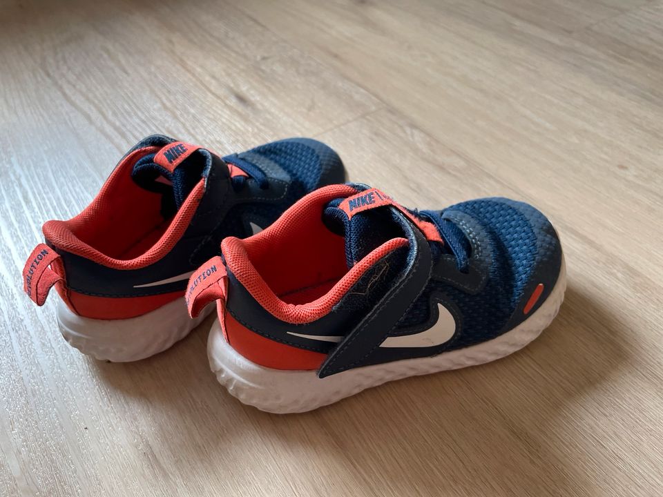 Nike Sneaker, Gr. 26, guter Zustand in Giesen