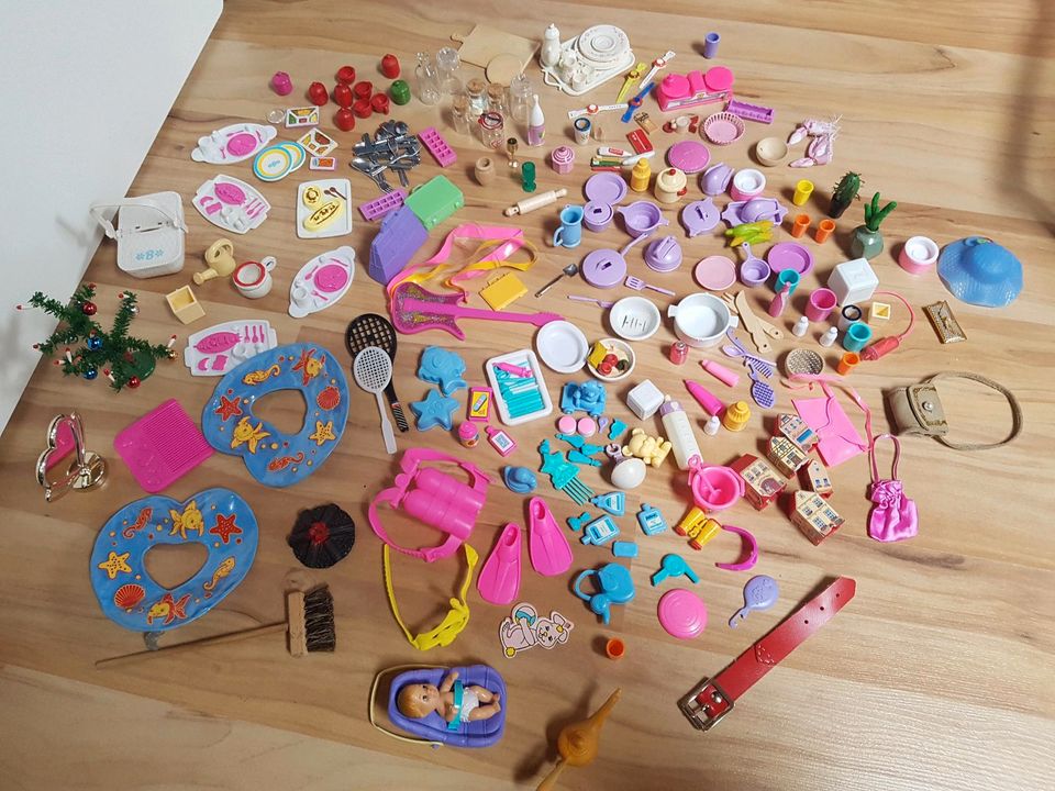 XXL Barbiehaus Barbie Puppen Set Spielzeug in Moorenweis