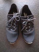 Asics Schuhe Nordrhein-Westfalen - Remscheid Vorschau