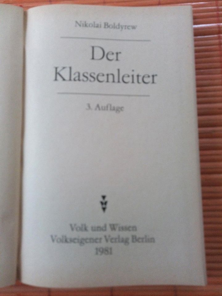 Der Klassenleiter Volk und Wissen 1981 in Dessau-Roßlau