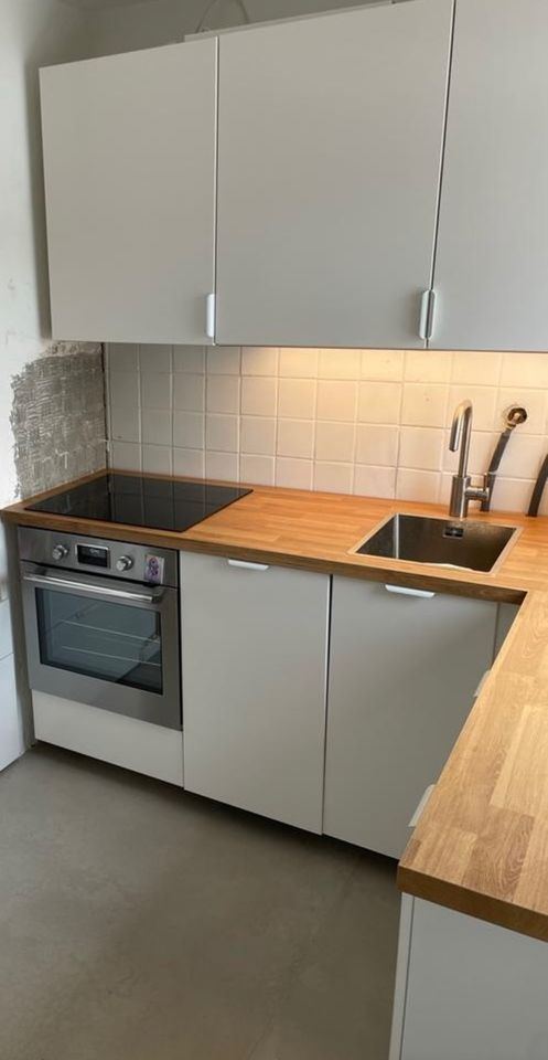 super schöne Ikea Metod-Küche mit Elektogeräten in Unterschleißheim