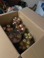 Eine Kiste voll Weihnachtsschmuck Bayern - Straubing Vorschau