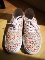 Vans neu, Creme mit Blüten Bayern - Kempten Vorschau