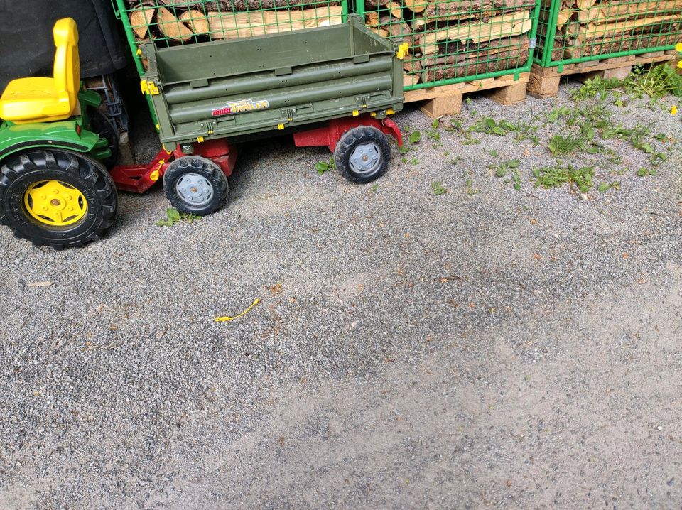 Traktor von rolly trac Lader mit Anhänger in Breitenbrunn