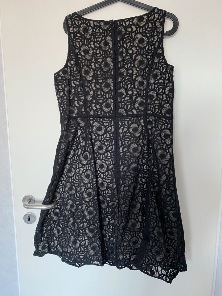 Kleid s Oliver Premium Größe 44 Cocktailkleid Spitze wie Neu in Bornheim