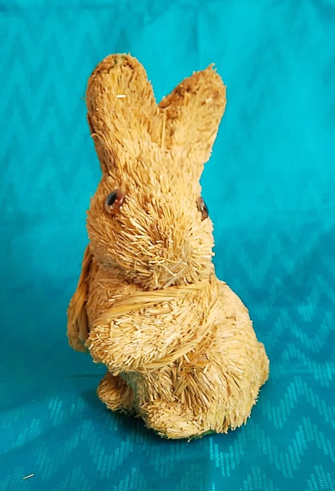 OSTERDEKO Frühjahrsdeko STROH-HÄSCHEN Figur HASE Stroh in München