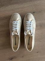 Sneaker Plateau gold Superga Gr. 41 ungetragen Hamburg-Nord - Hamburg Eppendorf Vorschau