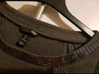 Edles Long-Shirt mit Pailletten (v.H&M), grau/silber, Gr. S~M Hessen - Grebenhain Vorschau