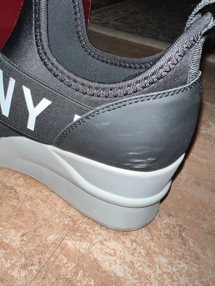 Schuhe/Sneaker von DKNY für Damen in Größe 39 in Hessen - Offenbach | eBay  Kleinanzeigen ist jetzt Kleinanzeigen