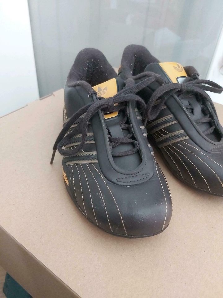 Neuwertige ADIDAS Sneaker Gr 27 Goodyear Braun Senf in Potsdam