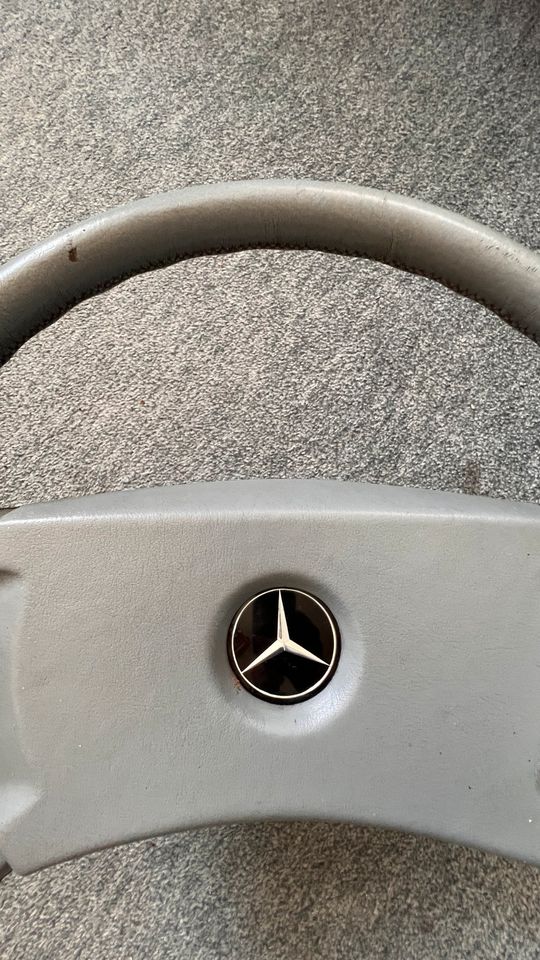 Lenkrad Leder Mercedes W124 W126 W463 W140 W201 ohne Airbag grau in Berlin