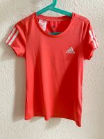 Adidas Kinder Tshirt Größe :140 Nike  Laufshorts Größe 137-146 Berlin - Wilmersdorf Vorschau
