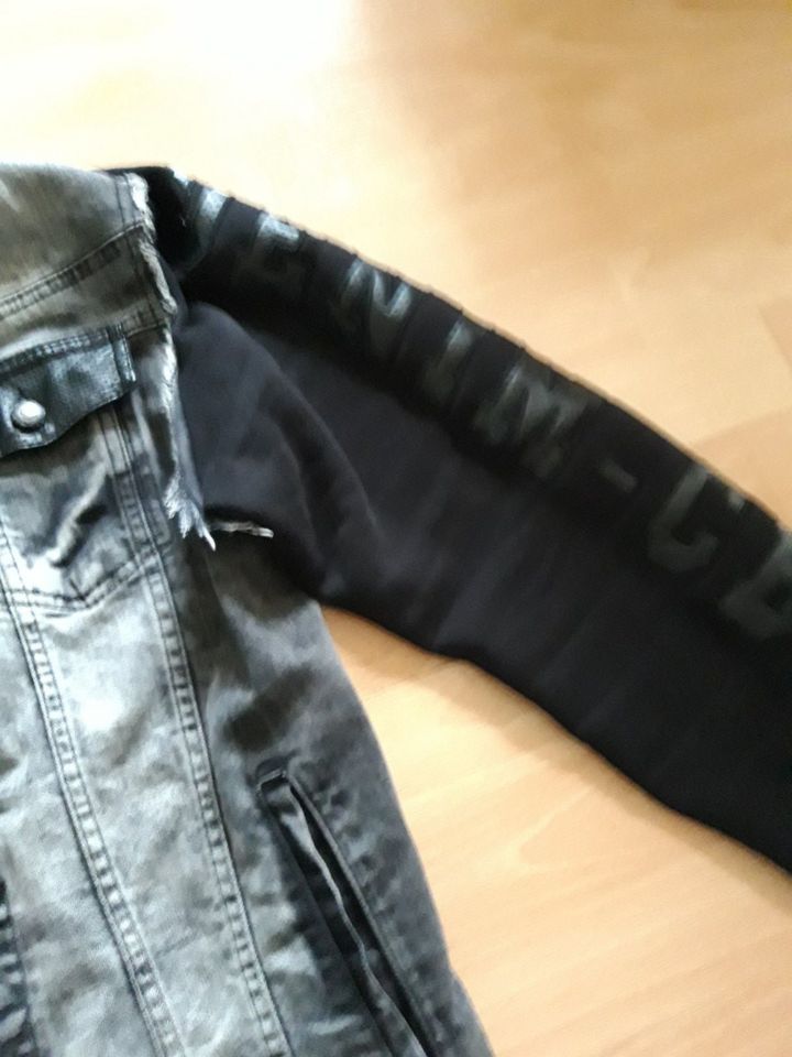 Jeansjacke  Kaputzenjacke CIPO&BAXX in Bad Endbach