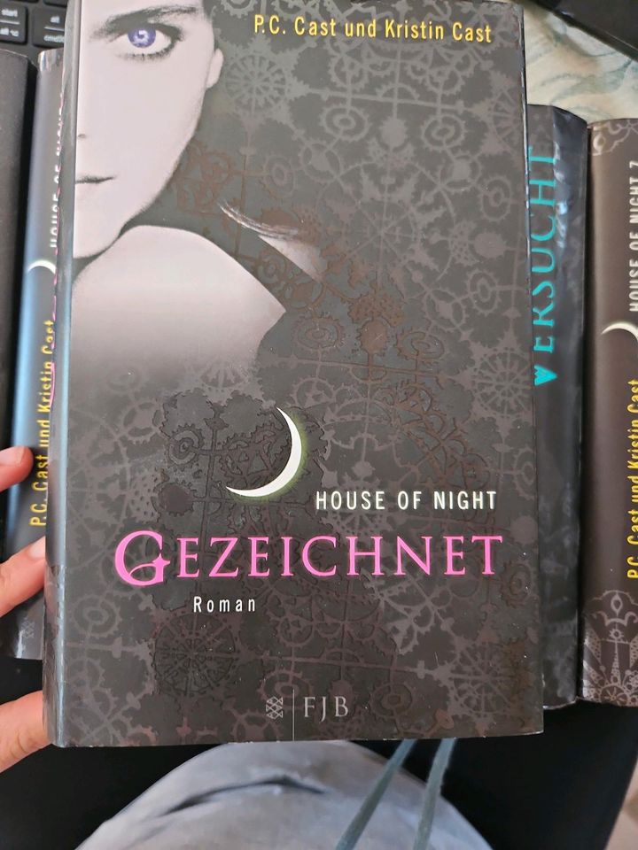 House of Night Buchreihe in Germering