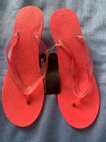 NEU Sandalen Flip Flops Zehentrenner Sandaletten Pfennigabsatz 39 Frankfurt am Main - Sachsenhausen Vorschau