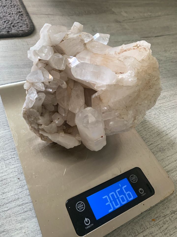 Bergkristall Drüse / Cluster 3.ooo g in Datteln