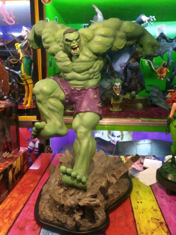 Hulk Marvel Sideshow Comiquette / Premium Format Statue 1/4 in Saarlouis