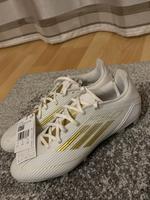 Adidas F50 League FG/MG Weiß Gold – Größe 42 – Neuwertig Hessen - Fronhausen Vorschau