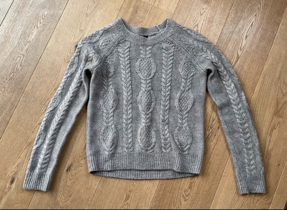 Strickpullover Zopfmuster H&M in Hebertsfelden