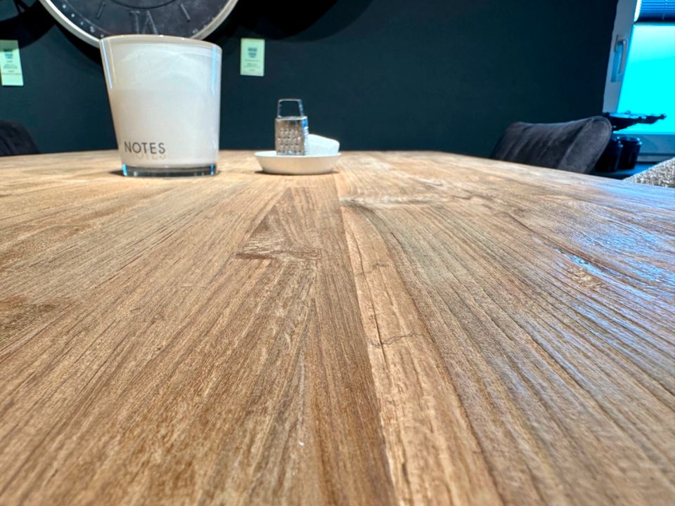 5 cm Teakholz Esstisch 180 cm Echtholz massiv Holz Tisch Teak mit Spider Gestell filigran schwarz matt massiver Holztisch Konferenztisch Schreibtisch NEU in Schwalmtal