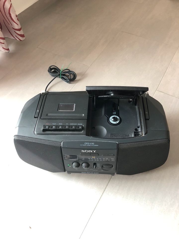 Sony CFD - V10 CD Radio Cassette Corder in Scheyern