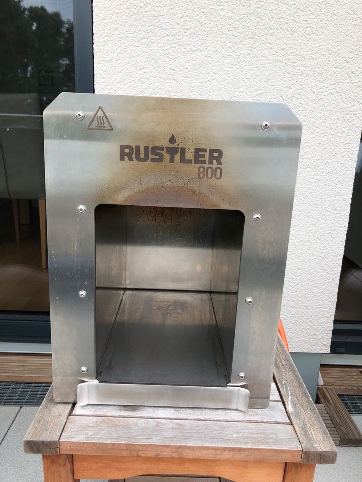 Rustler 800 Hochleistungsgrill / Oberhitze Gasgrill in Klein-Winternheim