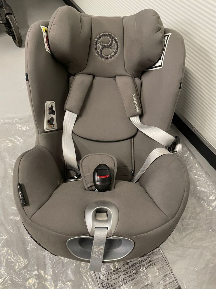 Kindersitz + Basis-Station Cybex Platinum Serie in Weinsberg