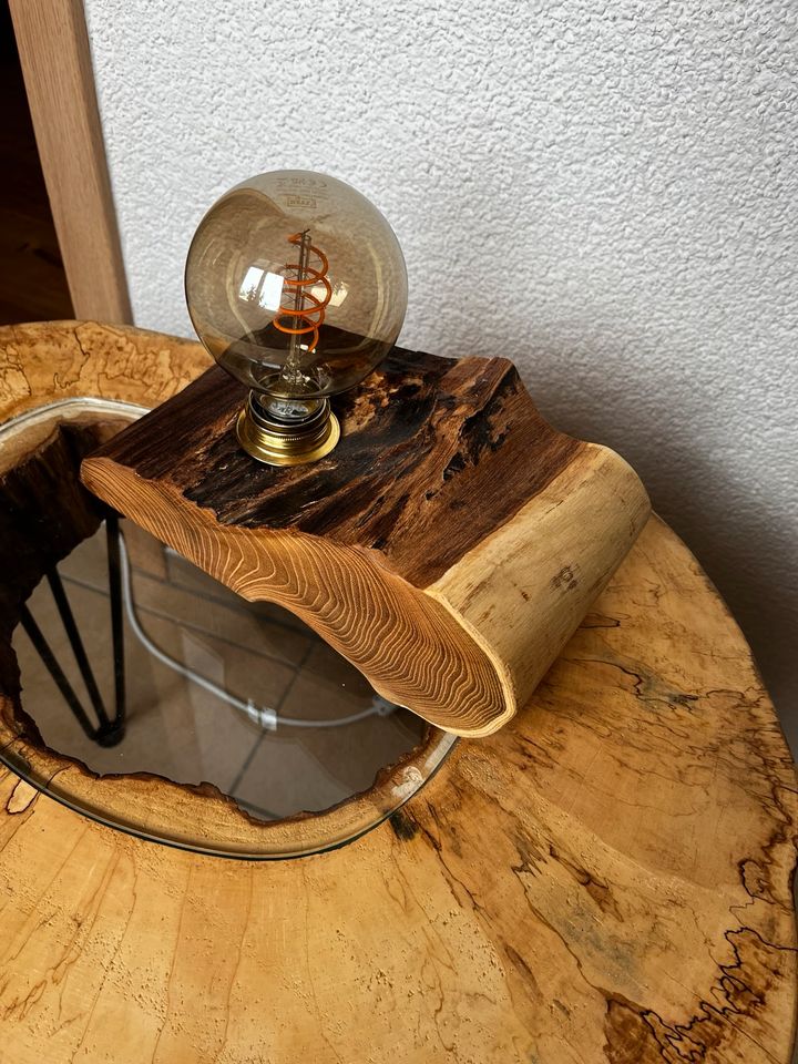 Handmade Lampe aus Robinien Holz in Neustrelitz