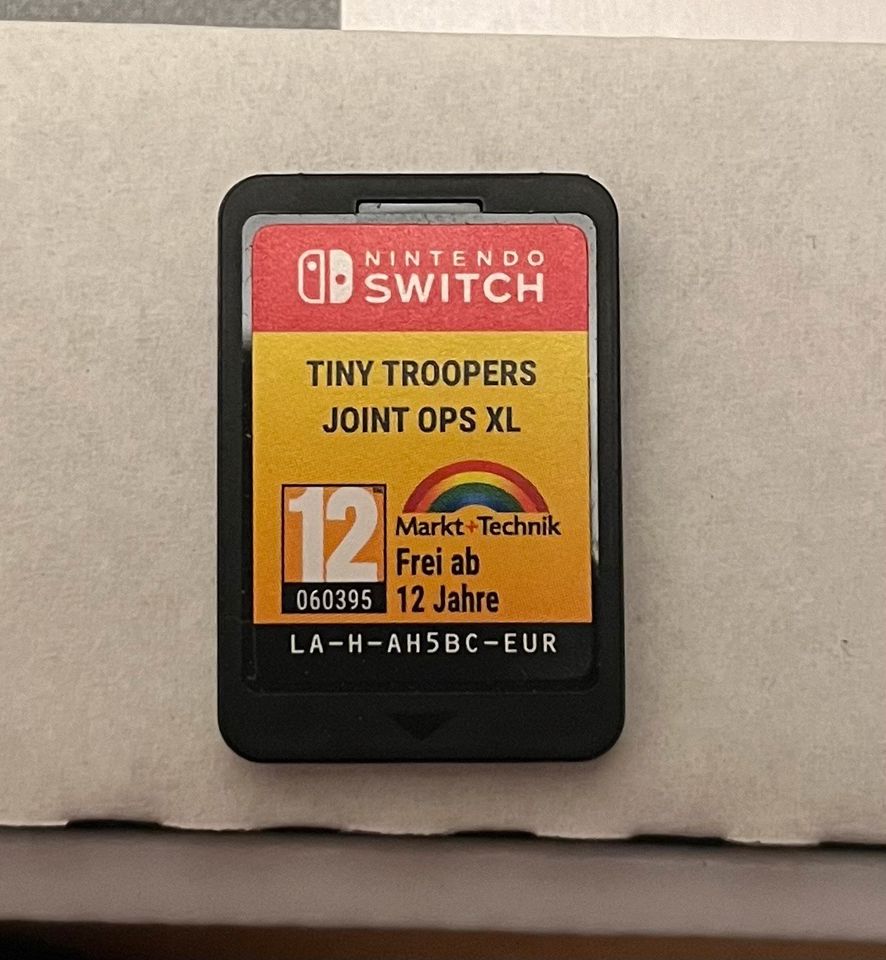 Nintendo Switch + soft case + 1 Game cartridge in Berlin