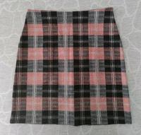 Enganligender Mini Rock kariert rot, silber, schwarz XS/34 H&M Hessen - Lohra Vorschau