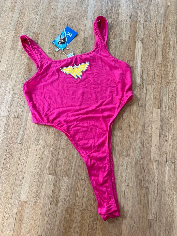 Wonderwoman / Body / Pink / Top / Grösse M !NEU! in Weingarten