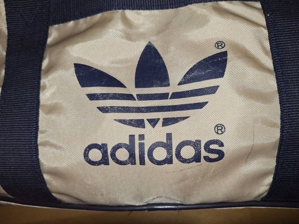 Adidas Sporttasche, grau/blau guter Zustand Retro/Vintage 80iger in Hamburg