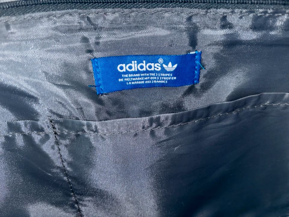 Adidas Umhängetasche in Pforzheim