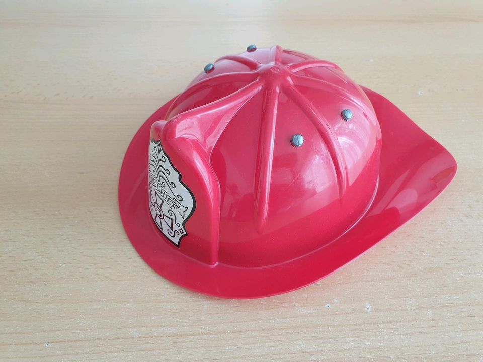 Feuerwehrhelm Verkleiden Kostüm in Bremen