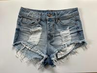 Kurze Jeans Hose/Shorts Used Look H&M Gr.34 Kr. München - Ottobrunn Vorschau