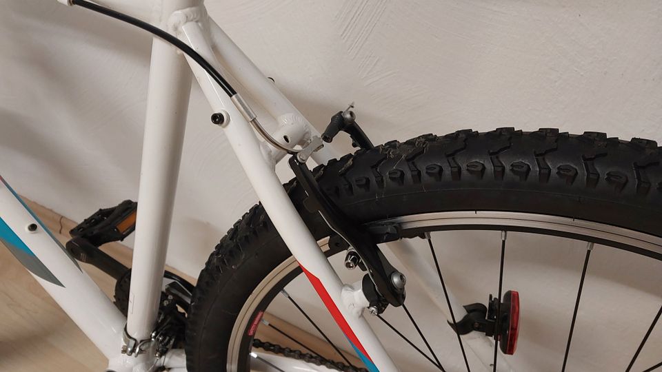 Fahrrad MTB Serious Rockville 27,5“ weiß/rot / 50 cm / fast neu in Wiesbaden