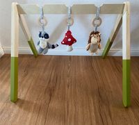 Holz Spielbogen Waldtiere (Baby Gym) Hessen - Bad Hersfeld Vorschau